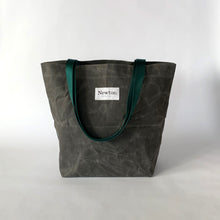 waxed canvas basic tote
