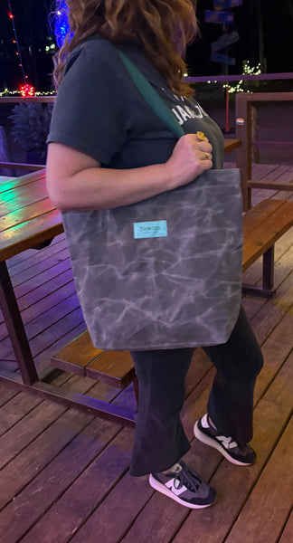 waxed canvas basic tote